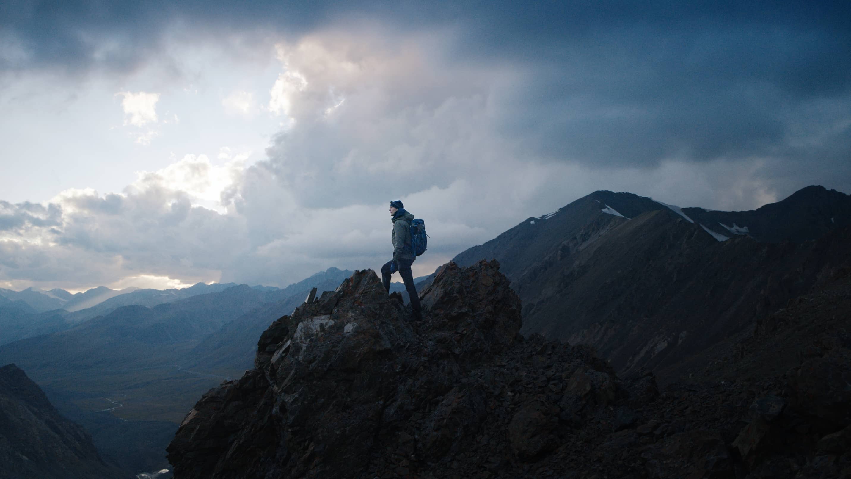 Overview of the outdoor features on the HUAWEI WATCH Ultimate 2, featuring the upgraded Expedition mode