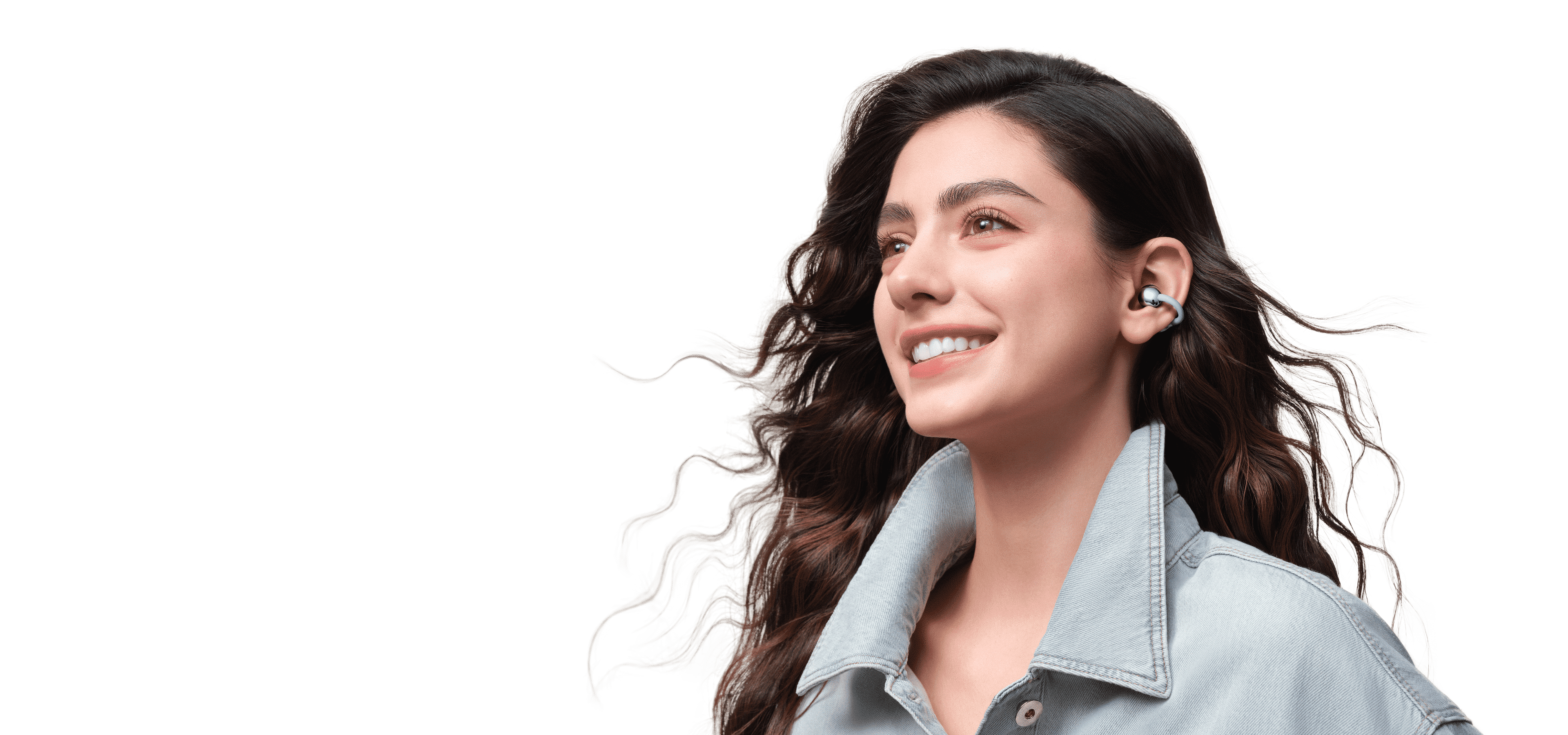 A female is wearing HUAWEI FreeClip 2, display the immersive listening experience