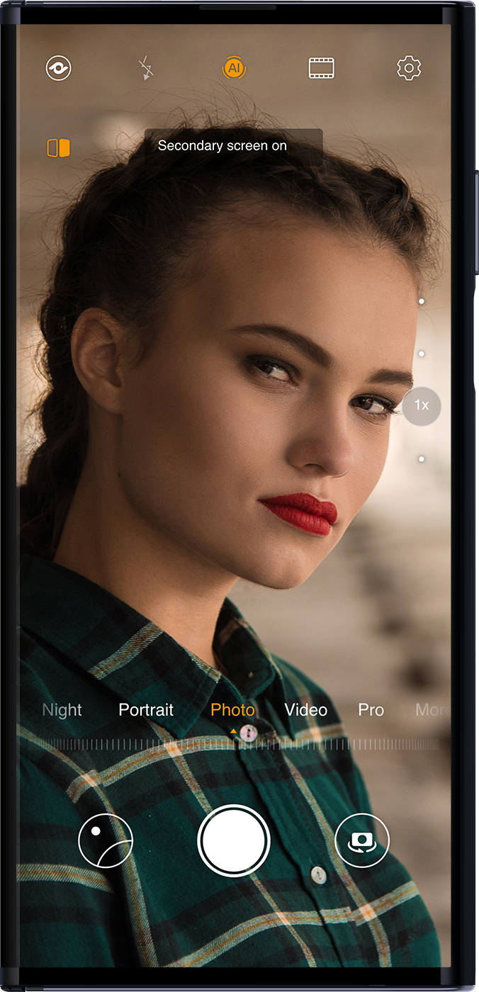 Huawei Mate X Camera Mirror Shooting