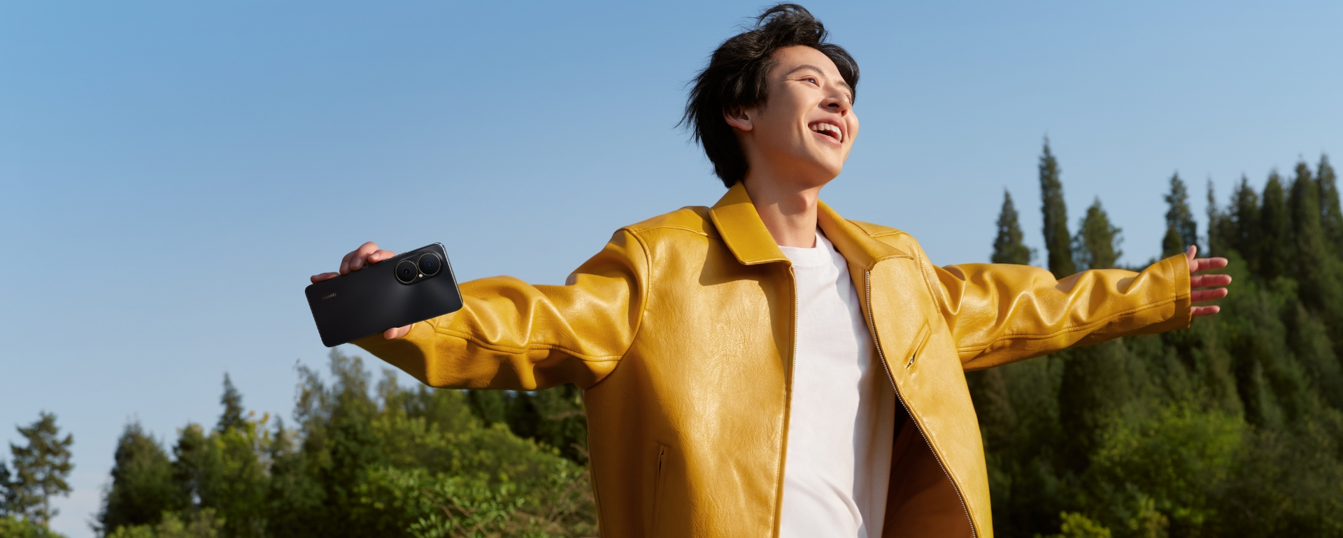 In the outdoor running scene, the black Huawei nova Y73 is displayed