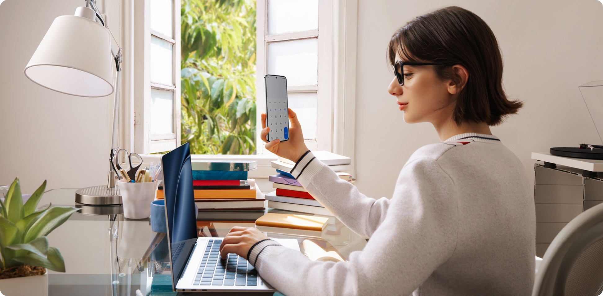 Female model learns with HUAWEI nova-14, demonstrating smart control button operation gestures and interface