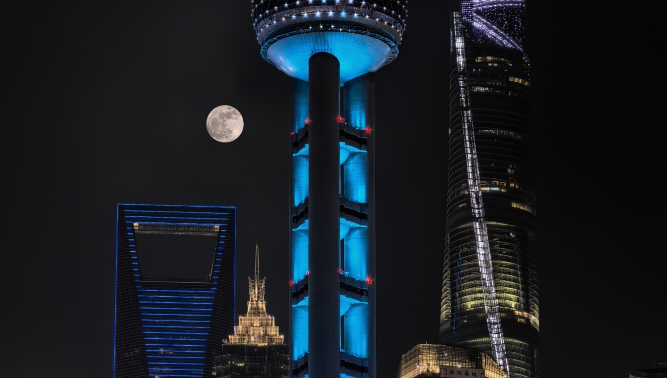 Night scenery photos taken by HUAWEI Pura 80 Pro, display the function of 1-inch Ultra Lighting Camera