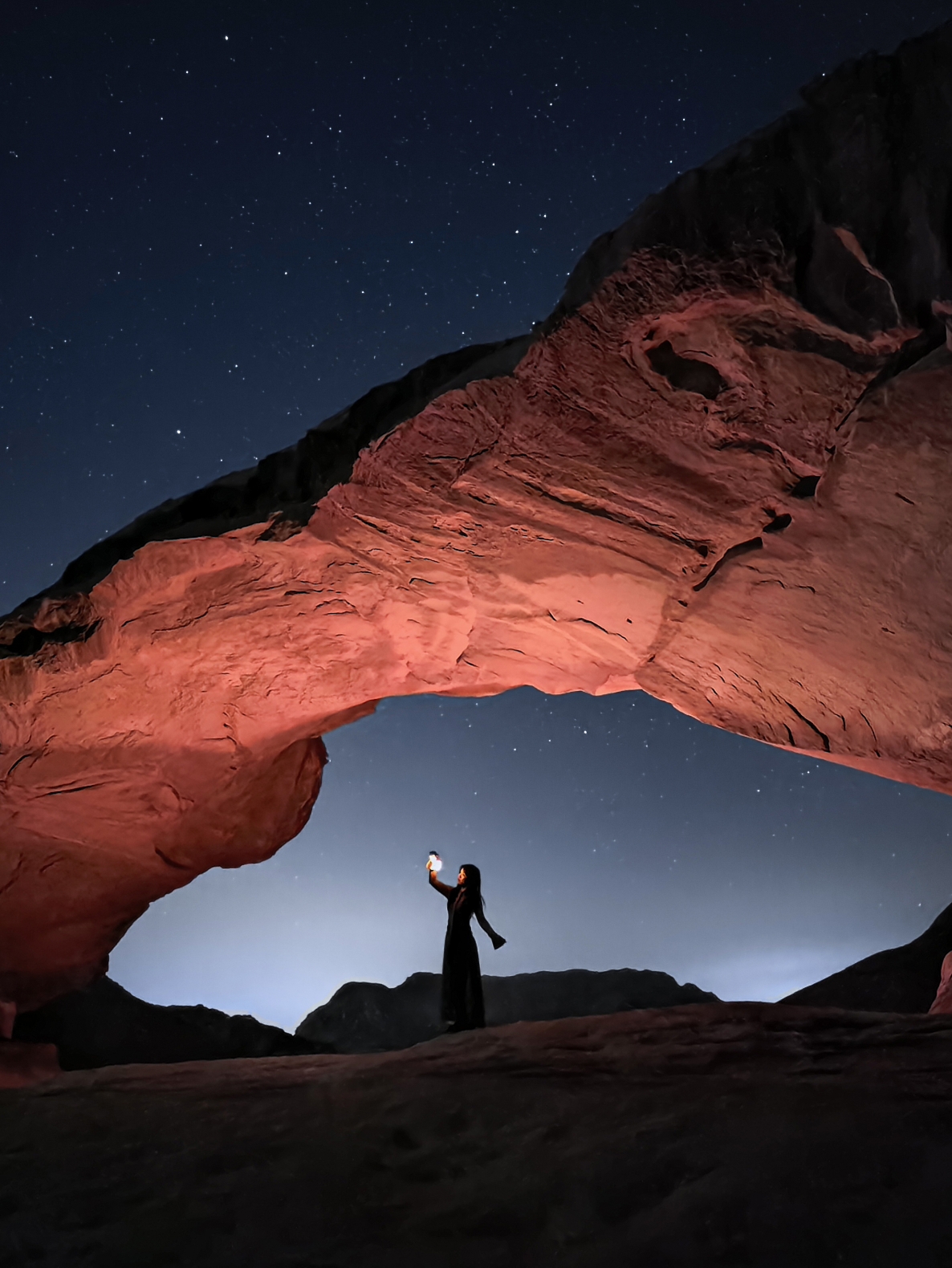 Night scenery photos taken by HUAWEI Pura 80 Pro, display the function of 1-inch Ultra Lighting Camera