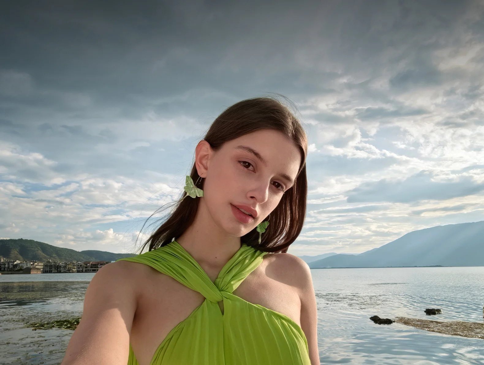 Powerful 60 MP Front Ultra Portrait Dual Camera
